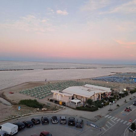 Apartamento Attico Fronte Mare Martinsicuro Exterior foto