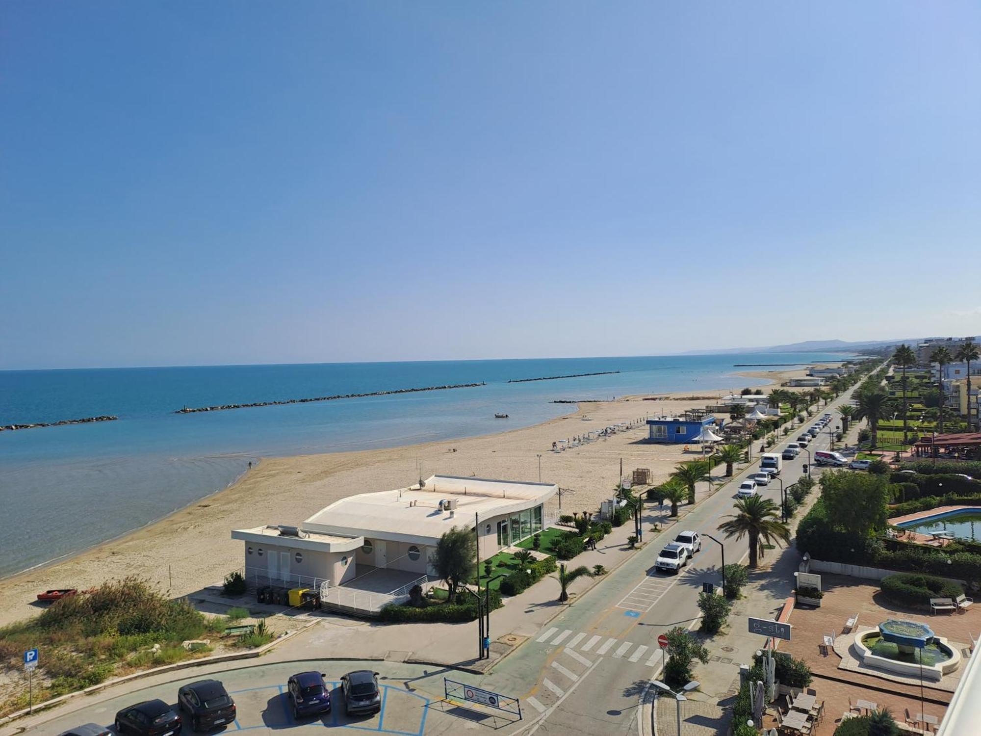 Apartamento Attico Fronte Mare Martinsicuro Exterior foto
