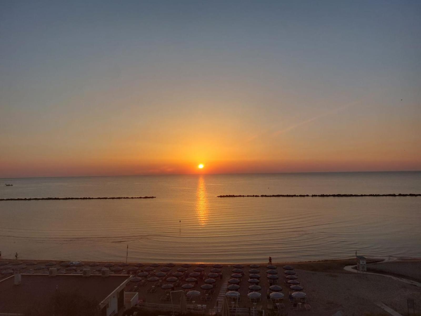 Apartamento Attico Fronte Mare Martinsicuro Exterior foto